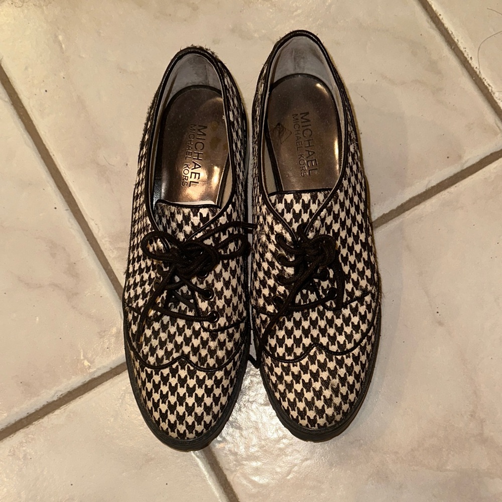 Michael Kors Black and White  womens Shoes, NWOT